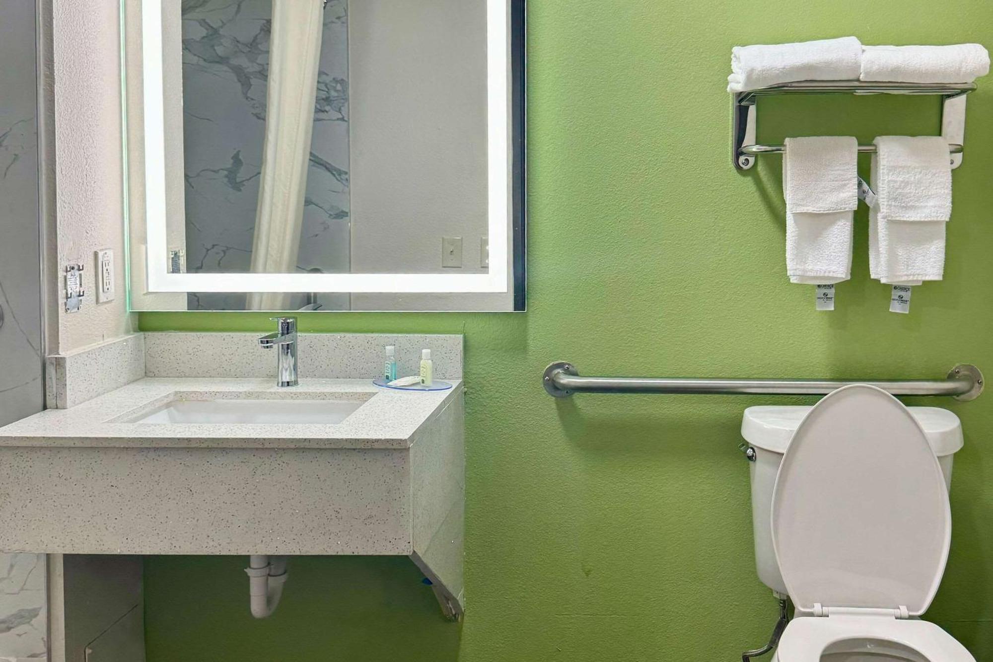 סולפור Quality Inn מראה חיצוני תמונה